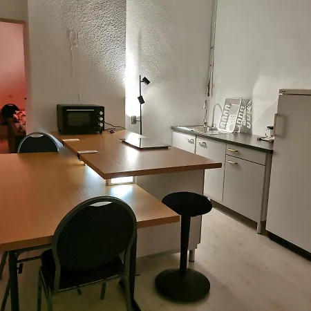 Apartamento Debts From B-com To High No More Welcome